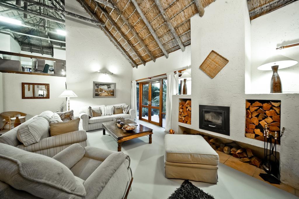 50 On Shepherd Boutique Guest House Сандтон Екстер'єр фото