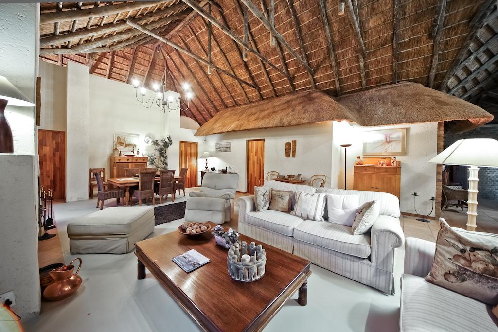 50 On Shepherd Boutique Guest House Сандтон Екстер'єр фото